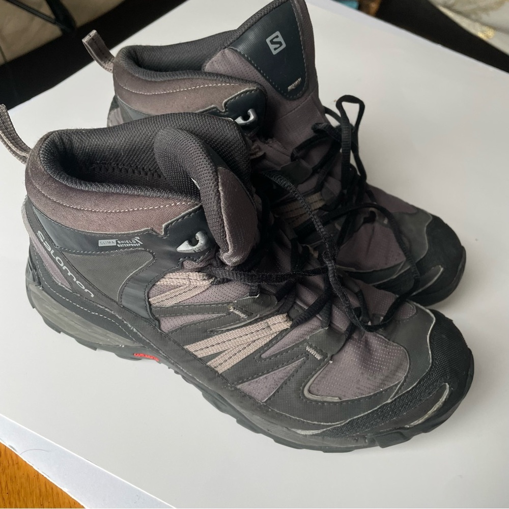 Salomon Men's Boots  Size 10.5 Black and Gray